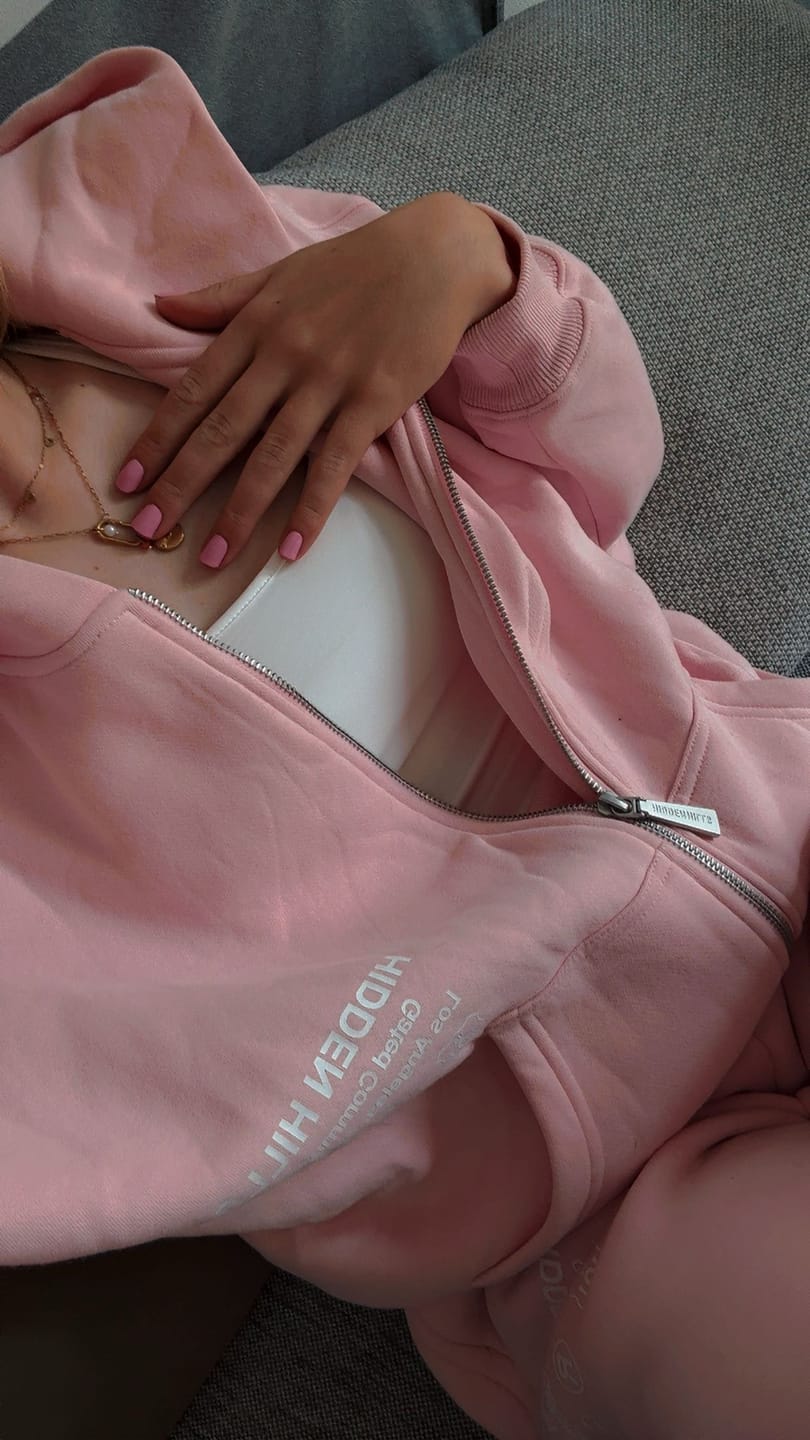 Customer photo review of LABEL ZIP HOODIE LIGHT PINK