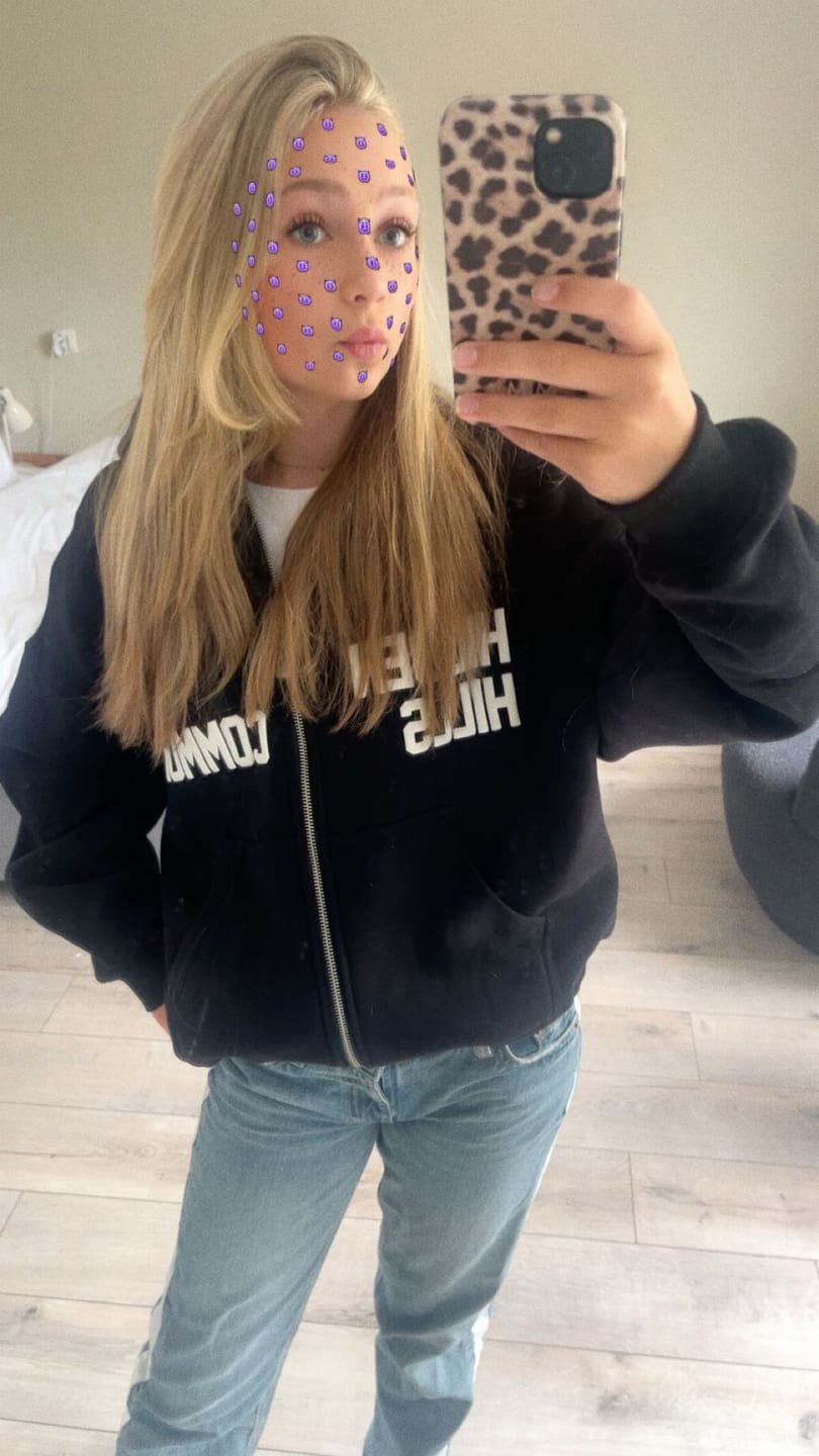 Customer photo review of GATED COMMUNITY ZIP HOODIE BLACK