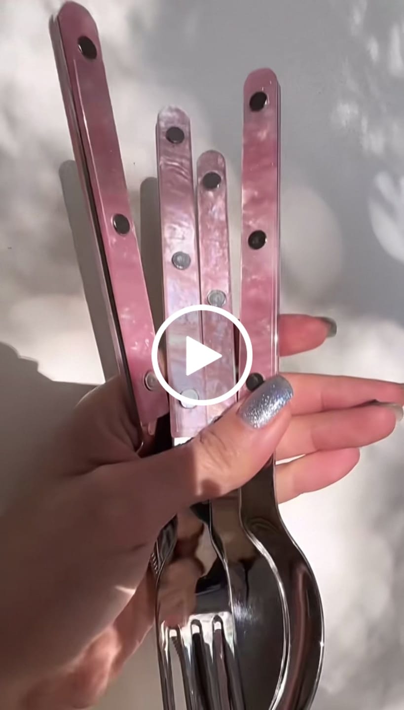 Customer video review of 10-Pcs Sleek Modern Pinky Flatware Silverware Flatware Set