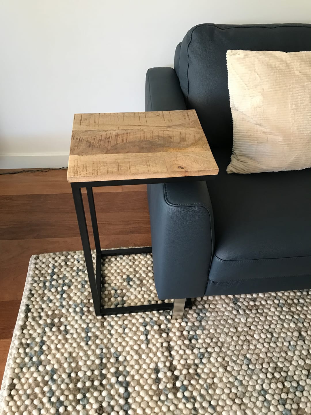 Customer photo review of Bijzettafel bank | Set van 2 | Mangohout en Staal | 38x31x68cm
