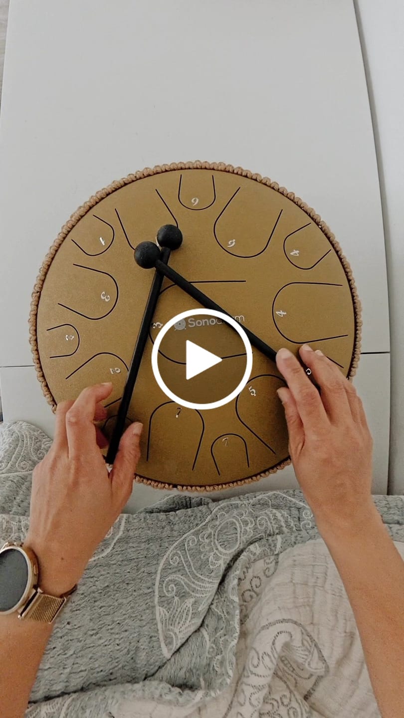 Customer video review of Sonodrum Zungentrommel - "Premium" - Handgefertigt - 35,5cm - 15 Zungen - C-Dur
