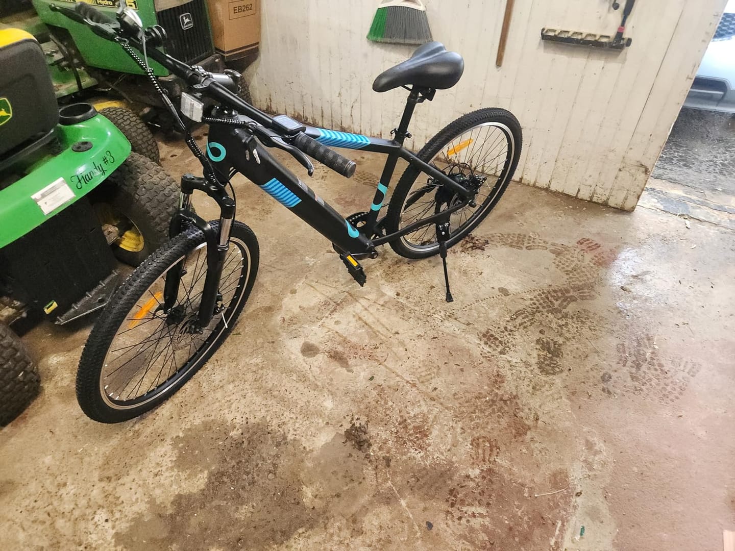 Customer photo review of Gyroor EB262/EB263 Electric Bike with 26" Tires-UL2849(Extra $150 OFF)