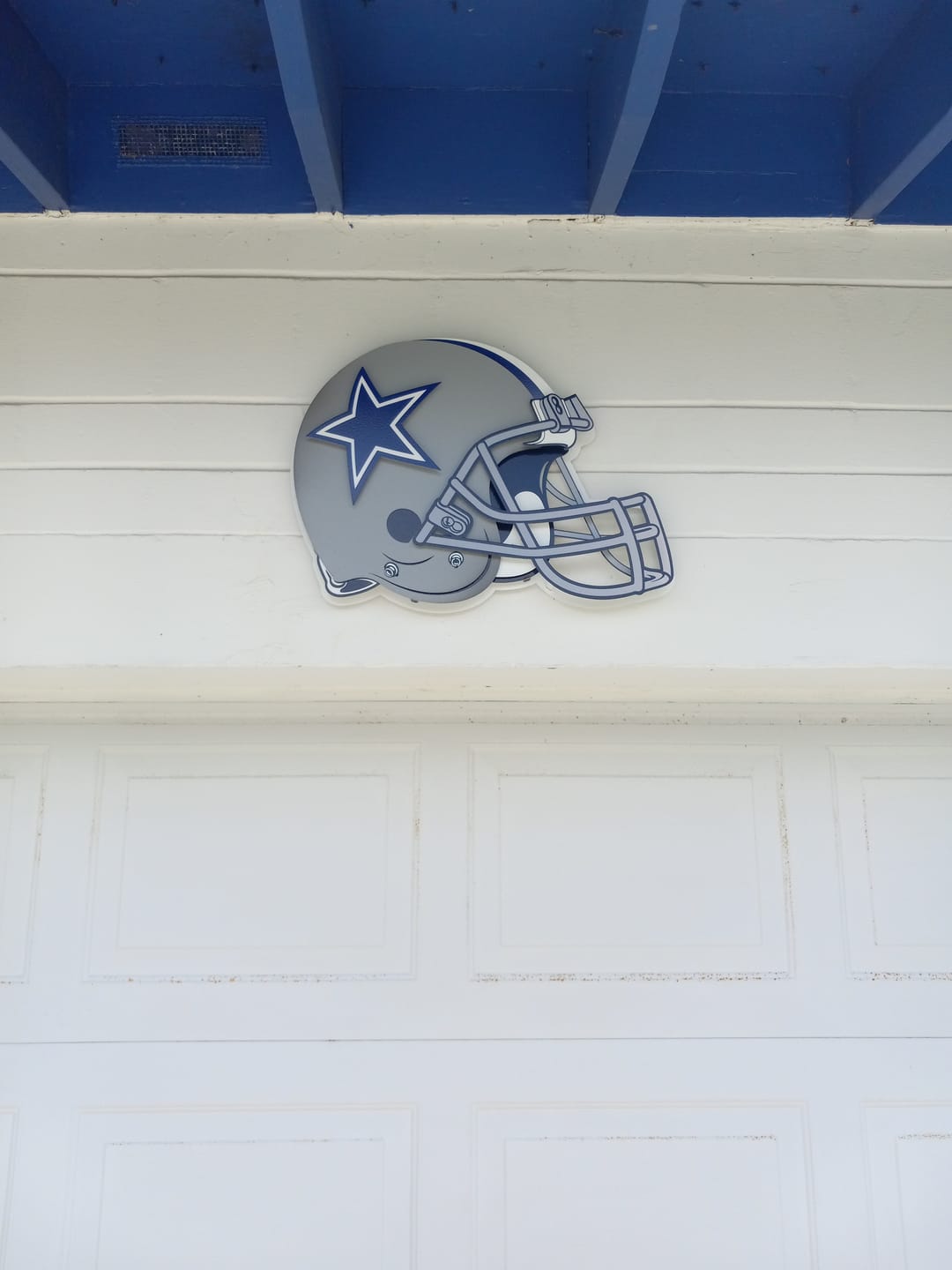 Customer photo review of BLITZ Collection - 8 Layer Dallas Cowboys Helmet 3D Vintage Metal Wall Art