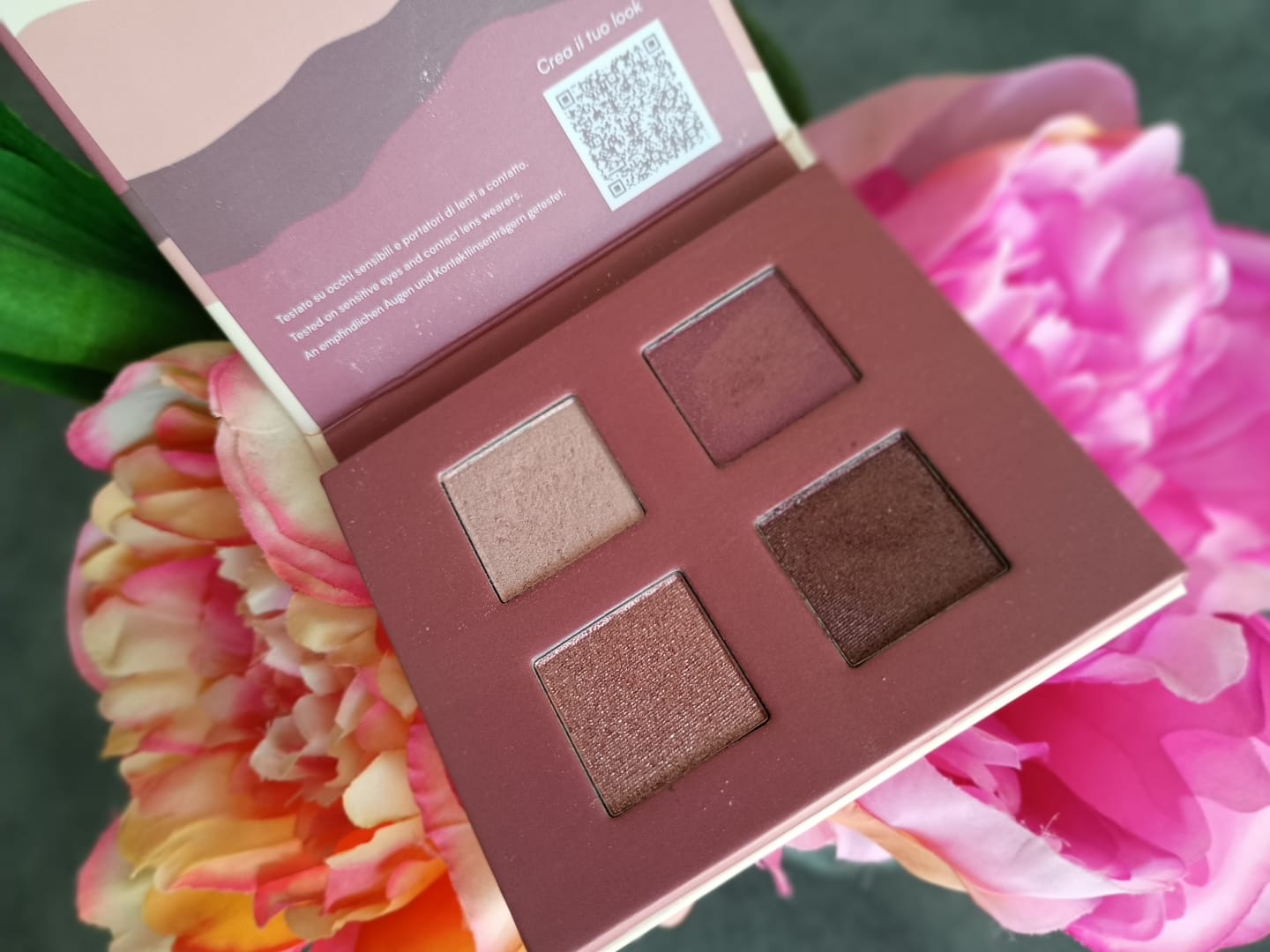 Customer photo review of Ombretti Natural Palette Dolomite