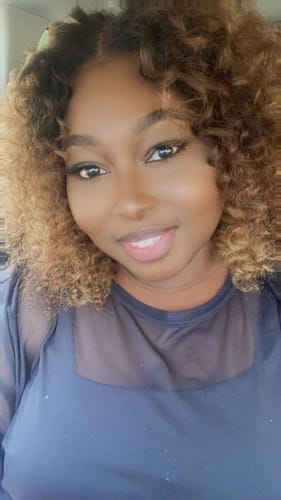 Customer photo review of CurlyMe Pre-cut 9x6 Lace M-cap Wear Go Glueless Mini Knots Kinky Curly Hair Highlight Wig Pre-plucked