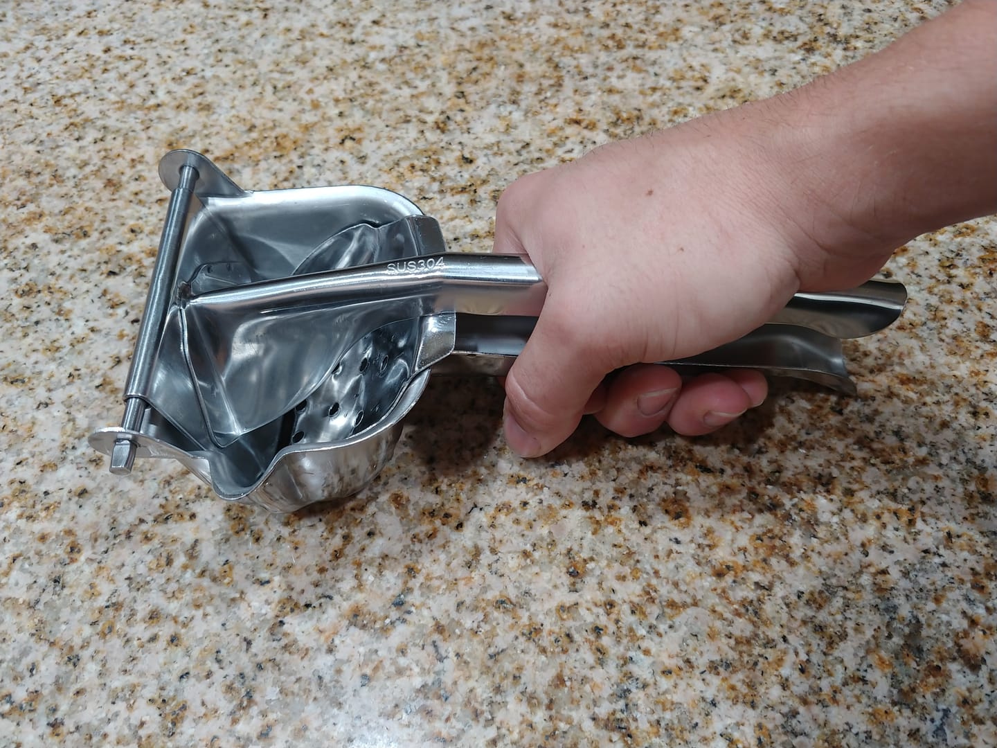 Customer photo review of Premium Manual Juice Squeezer