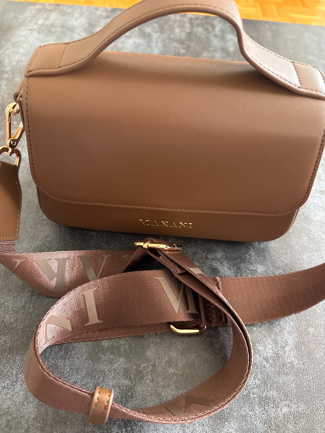 Customer photo review of NALUA - DARK BROWN