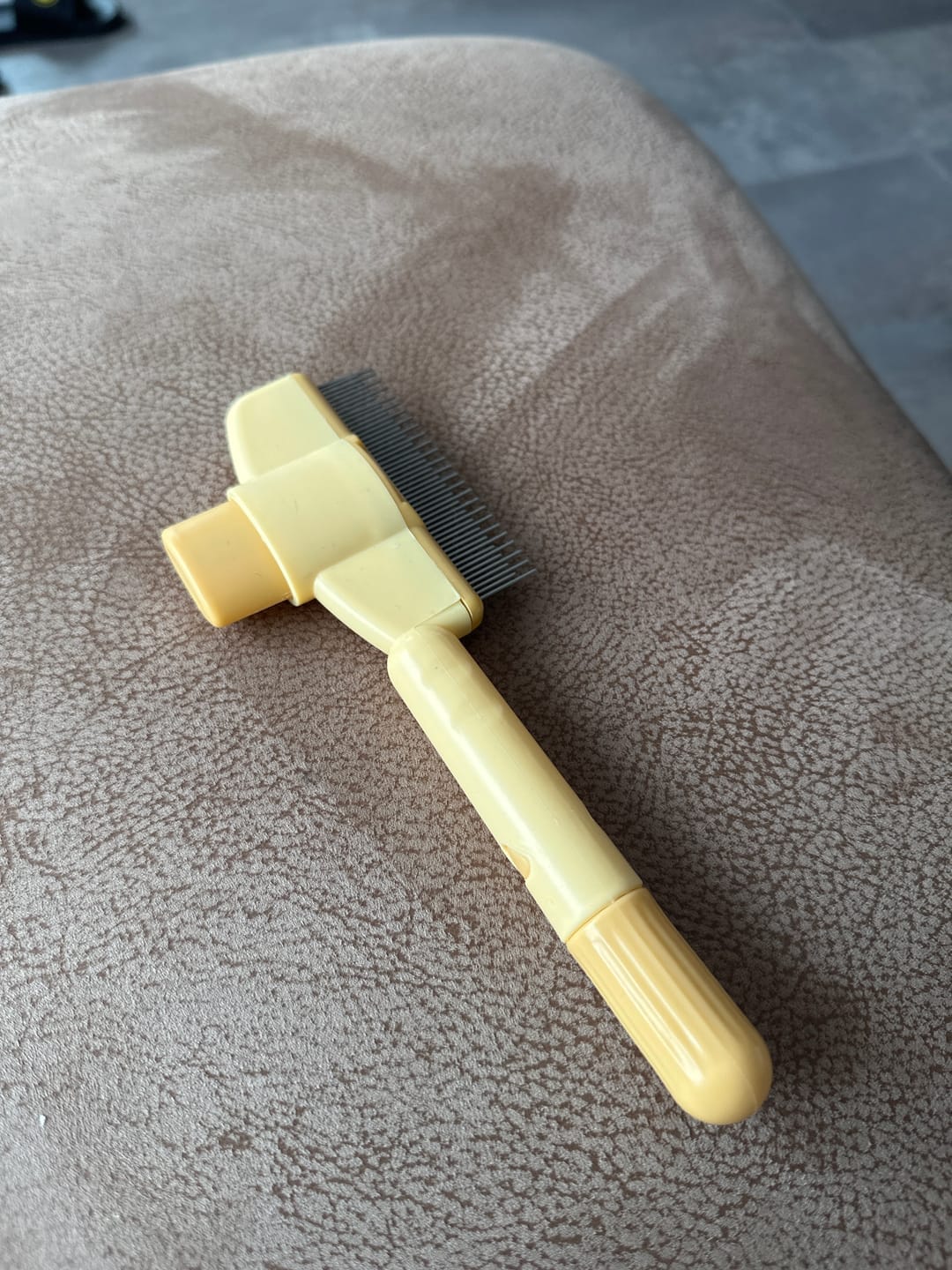 Customer photo review of Fur Lightning Brush