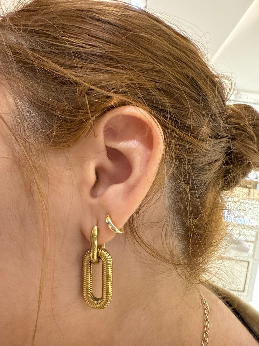 Customer photo review of Par Arracada Con Dije Ovalado