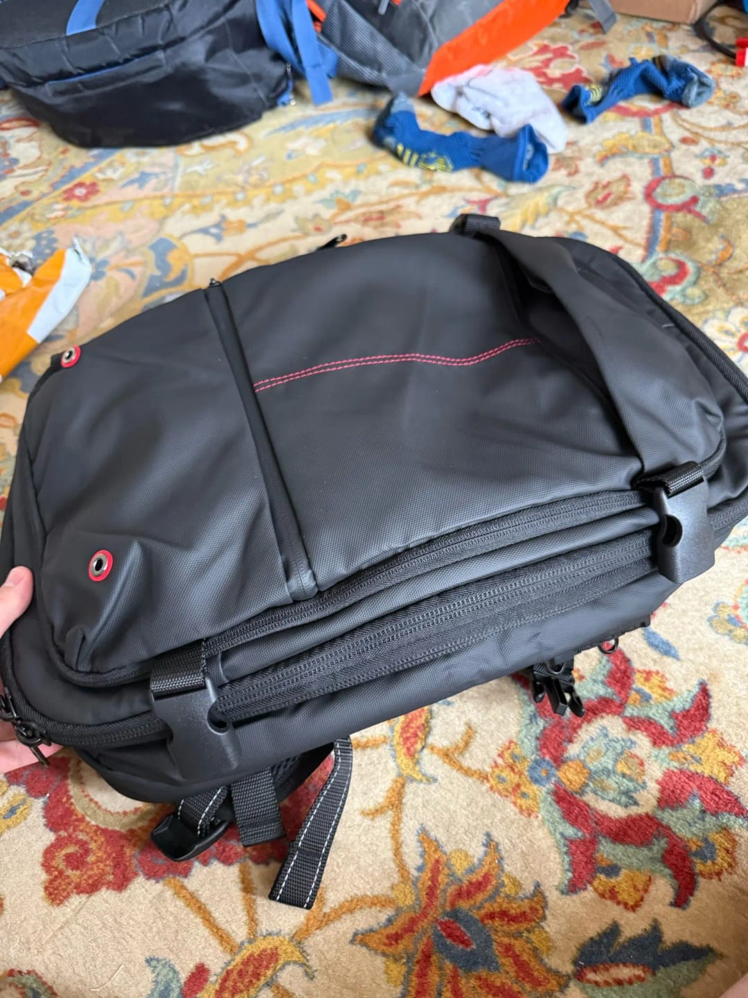 Customer photo review of Oxford Vacuum Compression Backpack 17 Inch Laptop Business Large Capacity — Black | KIMLUD
