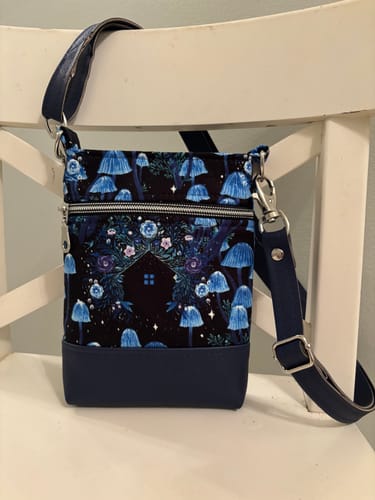Customer photo review of Wanderlust Phone Bag Pattern