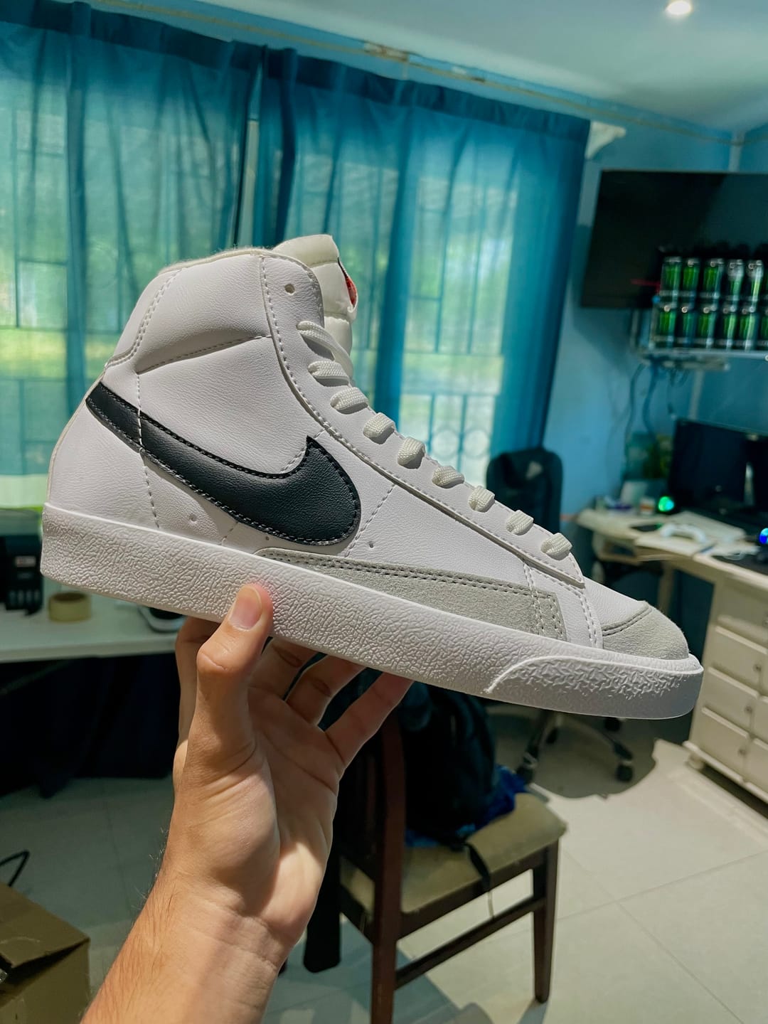 Customer photo review of Tenis Blazer Bota Blanco Negro