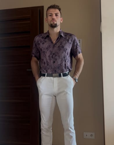 Customer photo review of Chemise hawaïenne à manches courtes et boutons respirants pour homme style vintage violet
