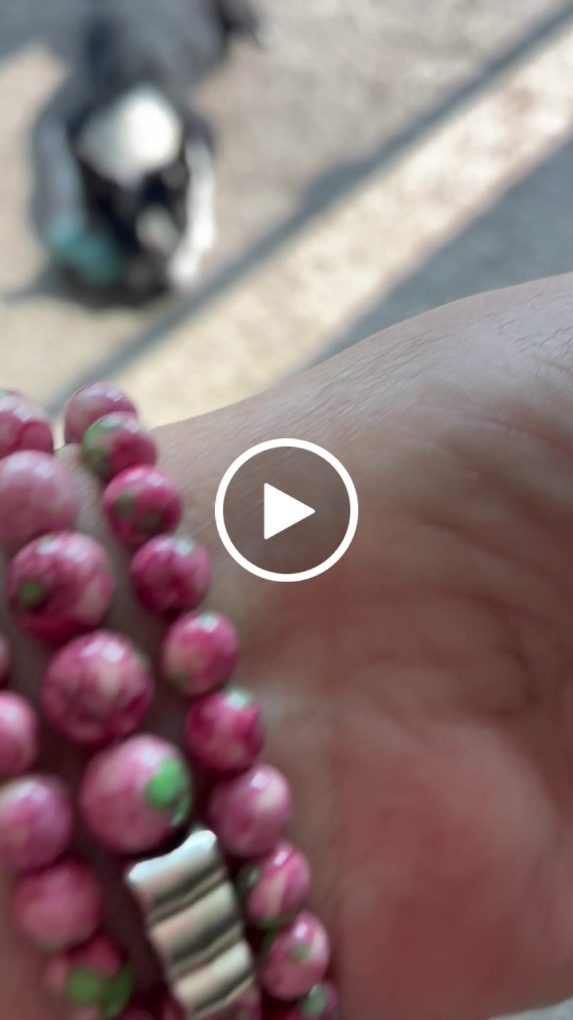 Customer video review of Eternal Love Stretch Apple Watch Band