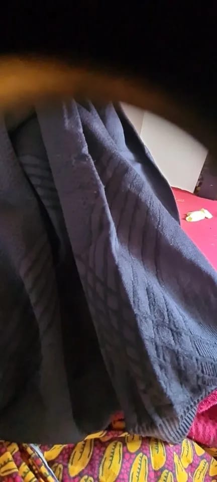 Customer photo review of Nylon-Spandex Sports Pants High-Waisted Contour Lines — Black | KIMLUD