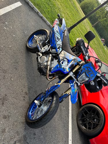 Customer photo review of Holographic-Glitter Finish (Gloss)