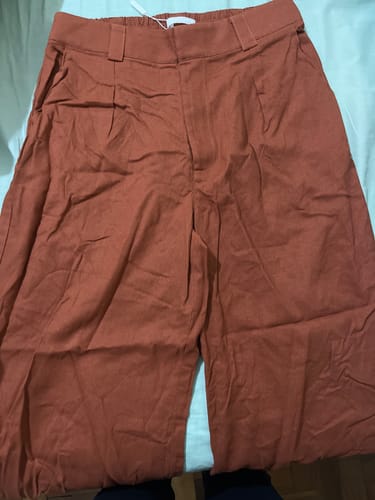 Isabella A. review of Calça Pantalona Graviola Terracota image 1 out of 1