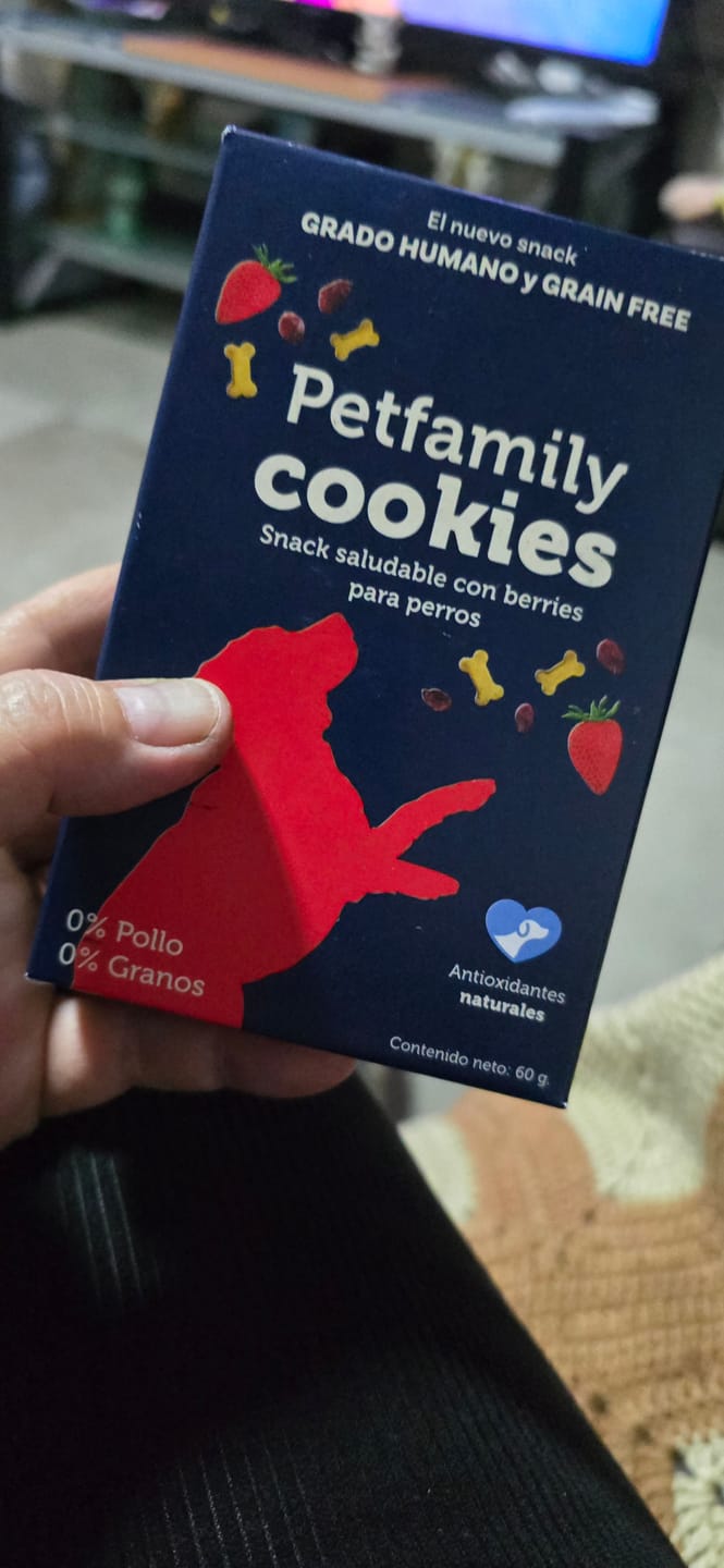 Customer photo review of PetFamily Cookies