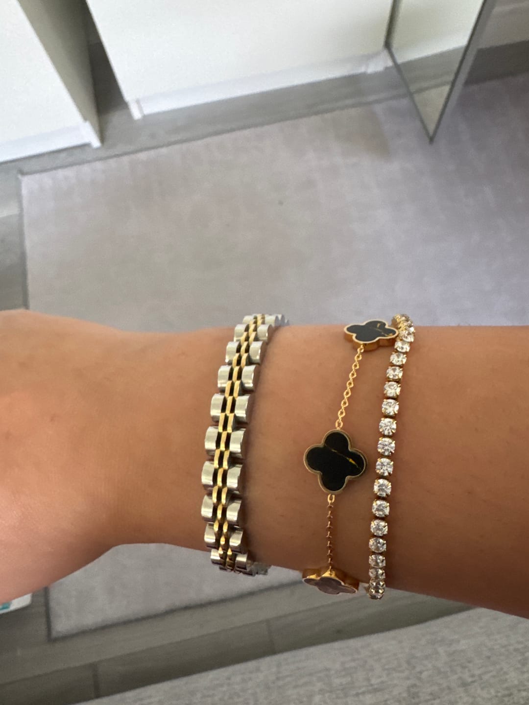 Customer photo review of Grace Armband | 18K vergoldet