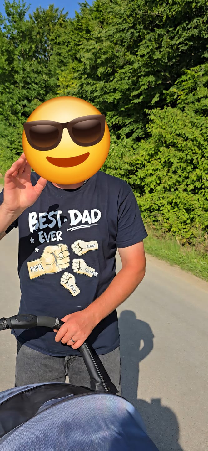 Customer photo review of Bester Papa Ever - Personalisiertes T-Shirt für Papa dunkel