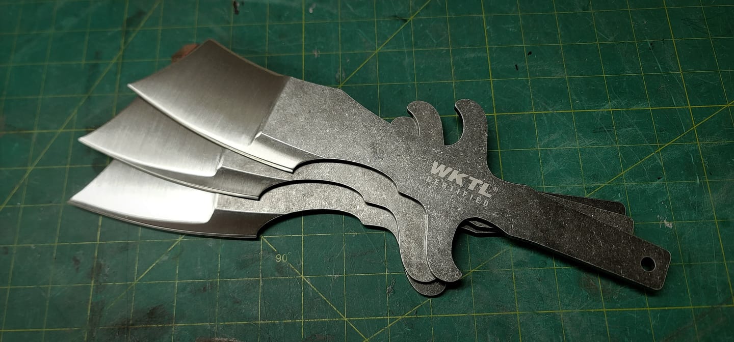 Customer photo review of Toro Lobo Throwing Knife