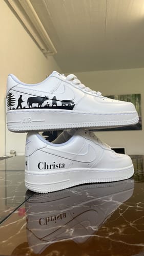 Kundenfoto zum Custom Sneaker Alp Aufzug