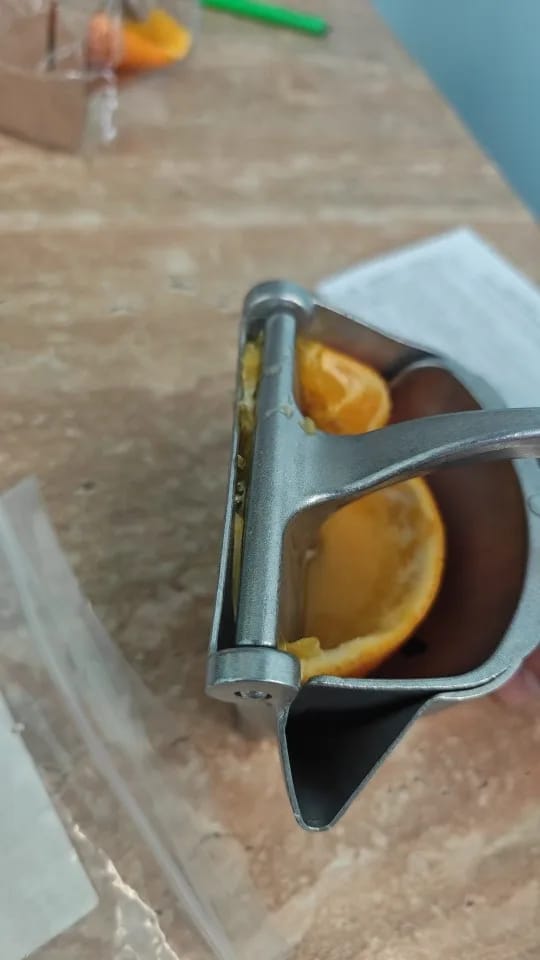 Customer photo review of Premium Manual Juice Squeezer