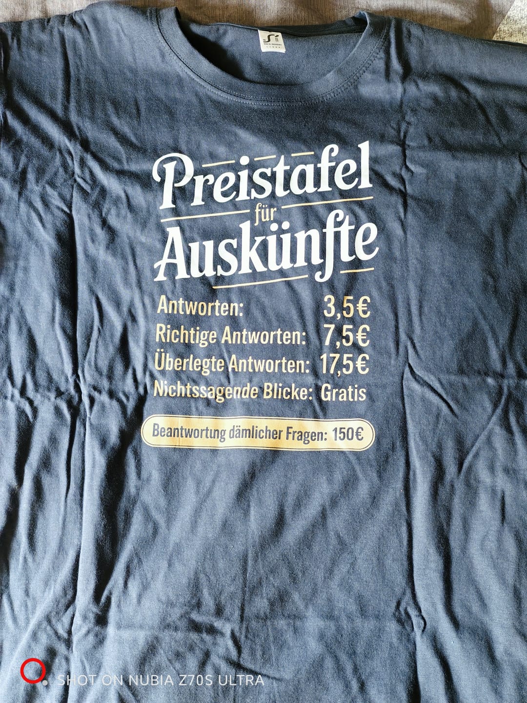 Customer photo review of PREISTAFEL FÜR AUSKÜNFTE | Premium Shirt Unisex