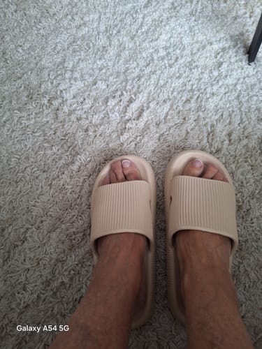 Customer photo review of HappyFlops