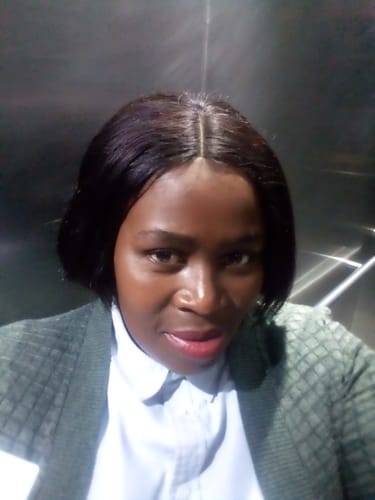 Customer photo review of Brazilian Beginner Wig Kim K