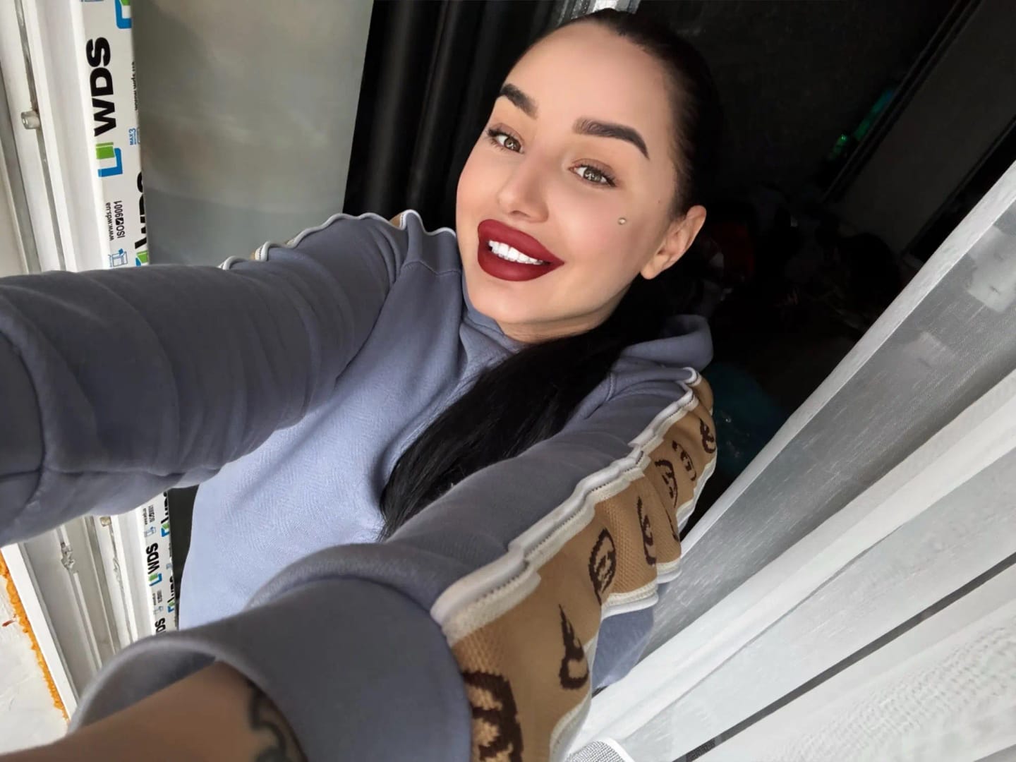 Customer photo review of Matte Lip Gloss Long-Lasting Waterproof Velvet-Matte Lip Color — Nude Beige | KIMLUD