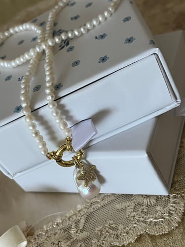 Customer photo review of Collana iniziale perle