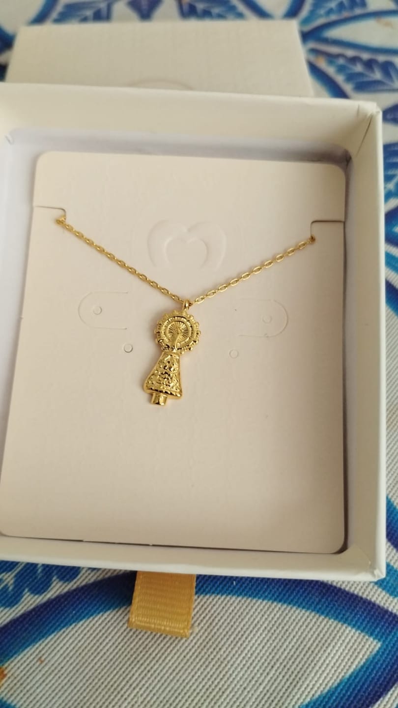 Customer photo review of Collar Virgen del Pilar