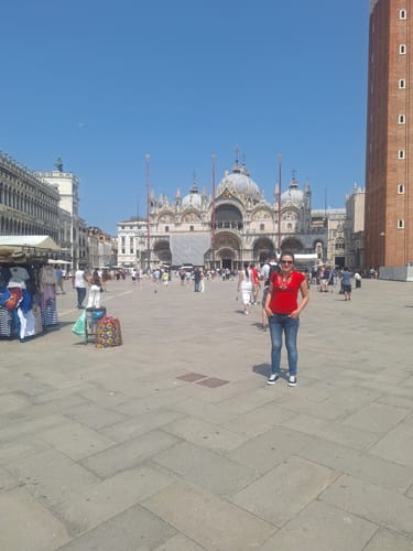 Customer photo review of Тениска с V-деколте "Дърво на живота"