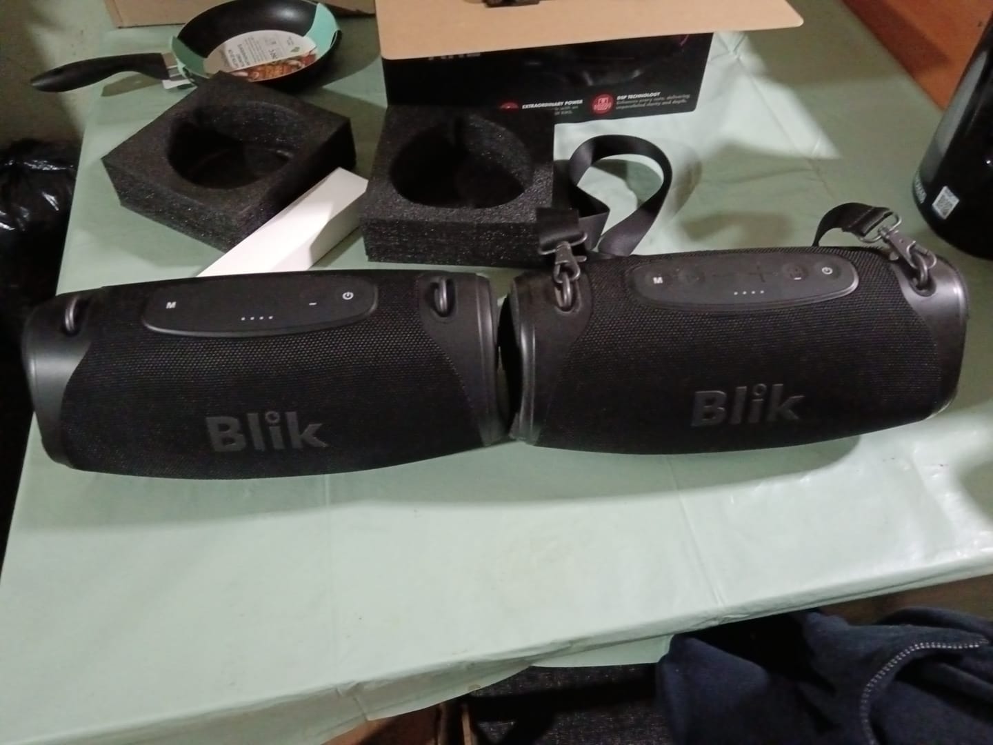 Customer photo review of Parlante Portátil Blik Bass300 80W IPX7