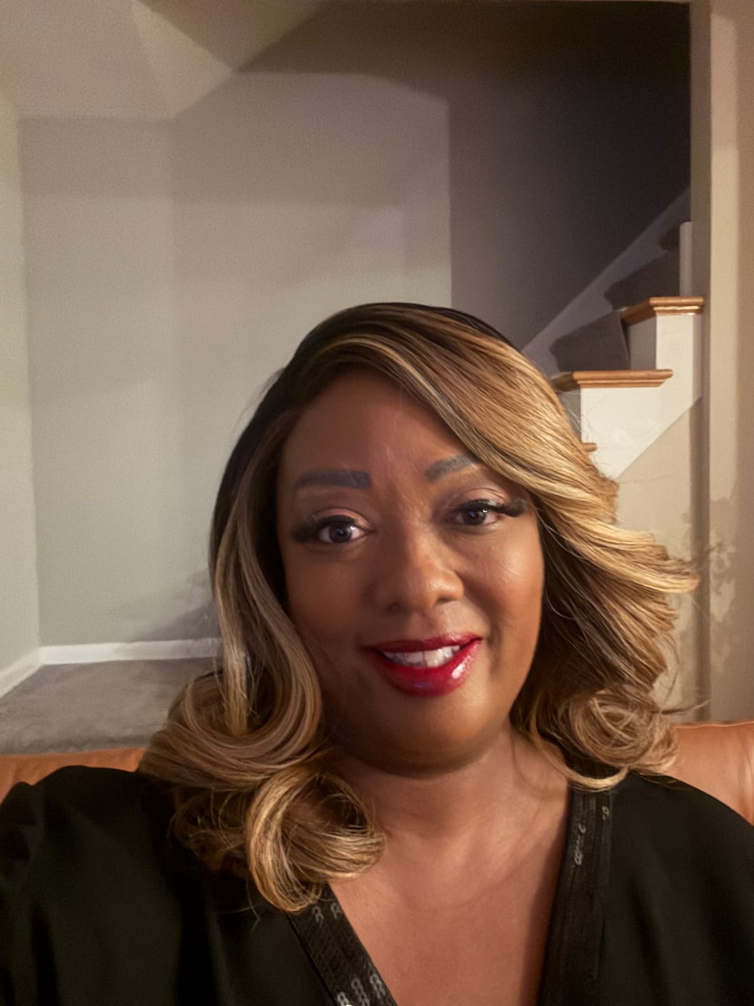 Customer photo review of Outre Melted Hairline 2x5 HD Lace Front Wig - BEGONIA