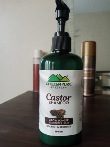 Customer photo review of Castor Shampoo – Helps Moisturize & Regrow Strong Healthy Hair [ارنڈی] 250ml