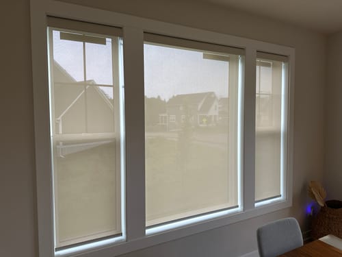 Customer photo review of SmartWings Motorized Light Filtering Solar Shades 1%/3%/5% Openness Aventus