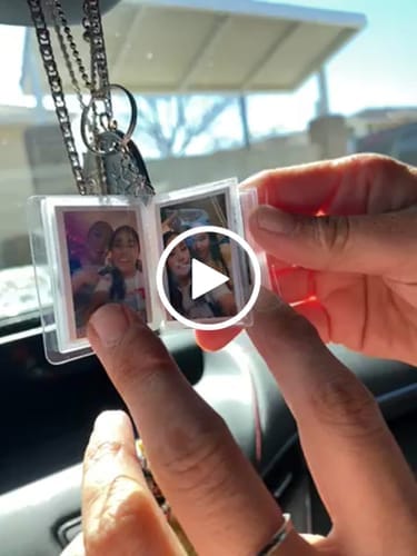 Customer photo review of MiniscrapBook® Mini Album Keychain