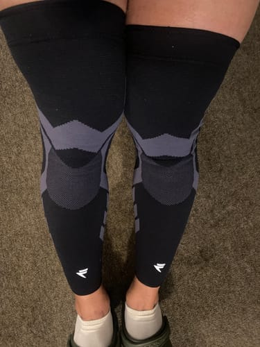 Customer photo review of Compression Sleeves V2 for Knees and Legs