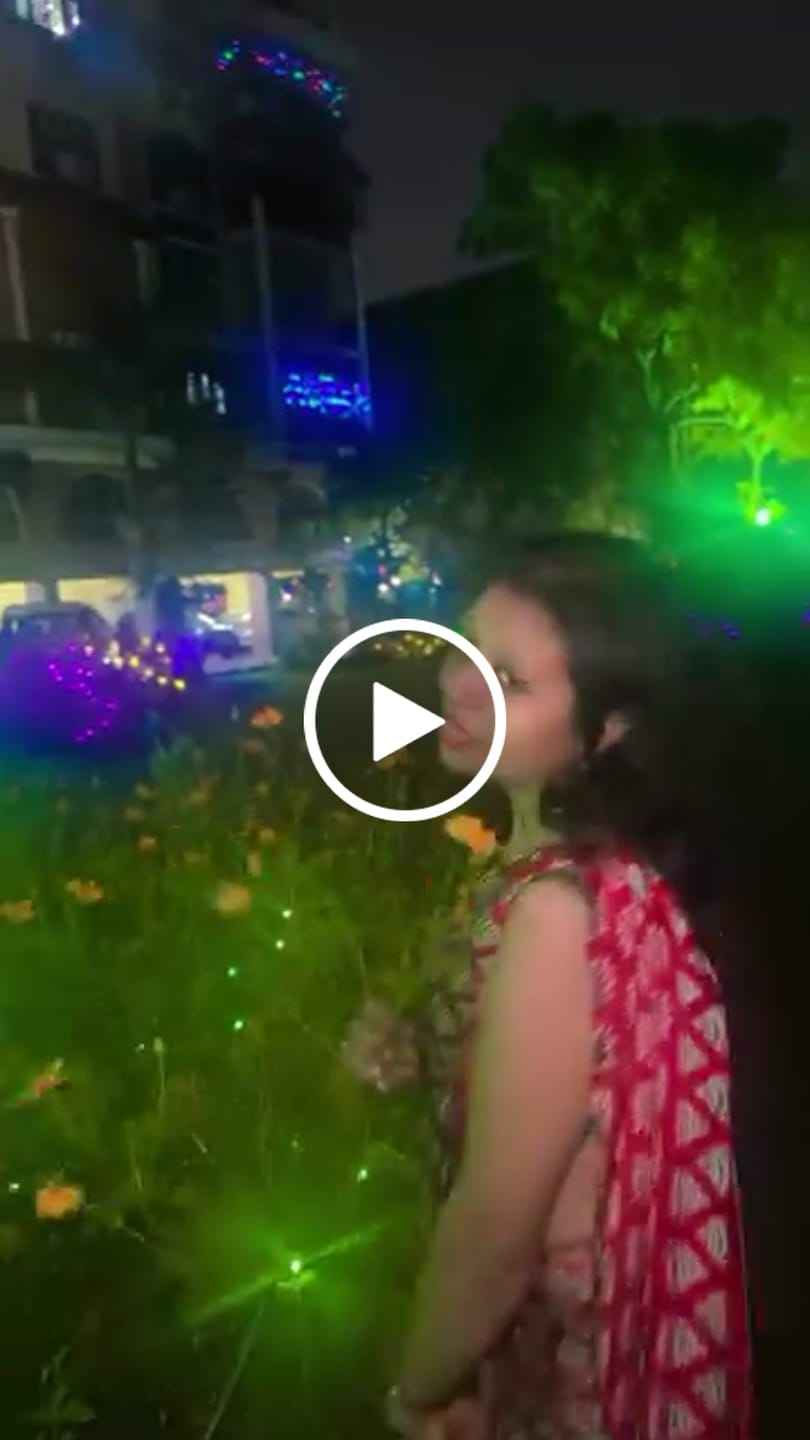 Customer video review of Claret Maroon Digital Printed Ajrakh Satin Crepe Saree