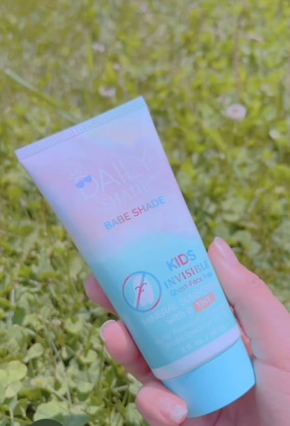 Customer photo review of DAILY SHADE: Babe Shade