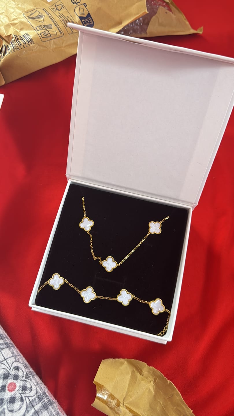 Customer photo review of Set Bratara + Colier Auriu Flower