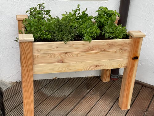 Customer photo review of Hochbeet Windsor aus Lärchenholz für Balkon L 100 x B 60 x H 75 cm