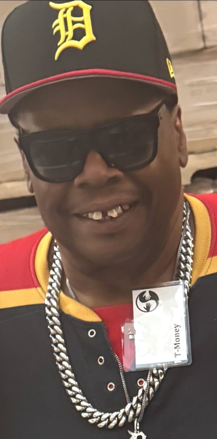 Customer photo review of Iced Clasp Miami Cuban Link Chain - White Gold