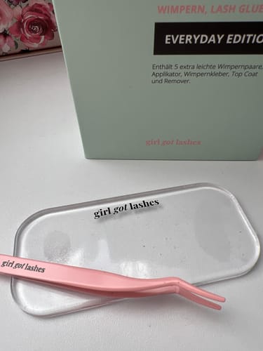 Customer photo review of MAP IT EASY - Lash Pad