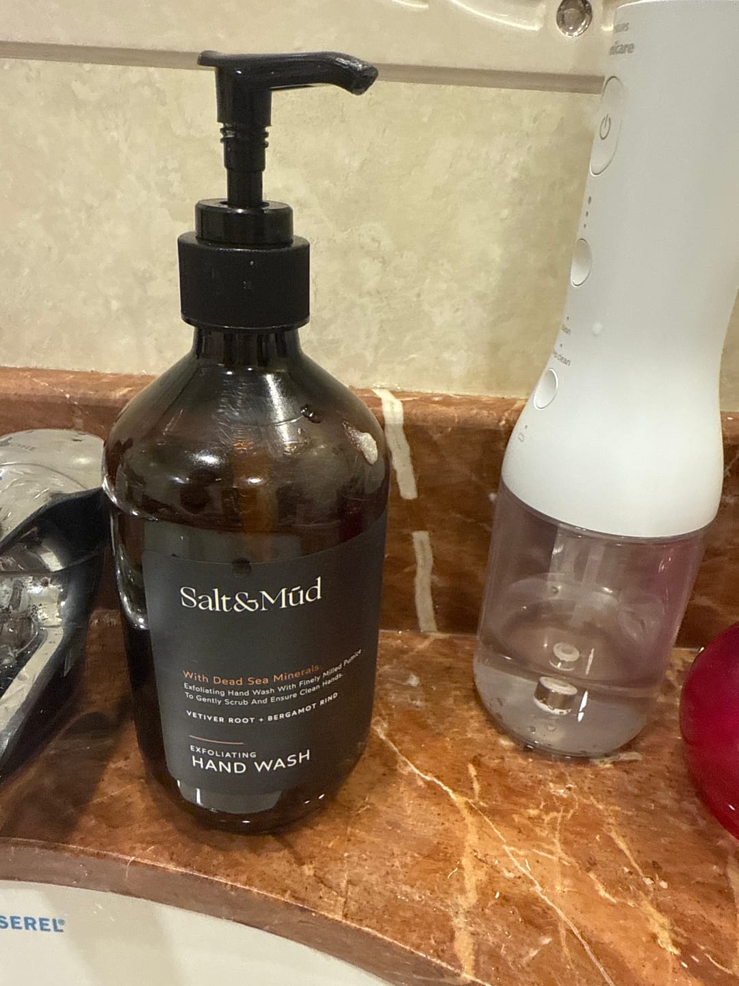 Customer photo review of Exfoliating Hand Wash With Dead Sea Minerals 500ml