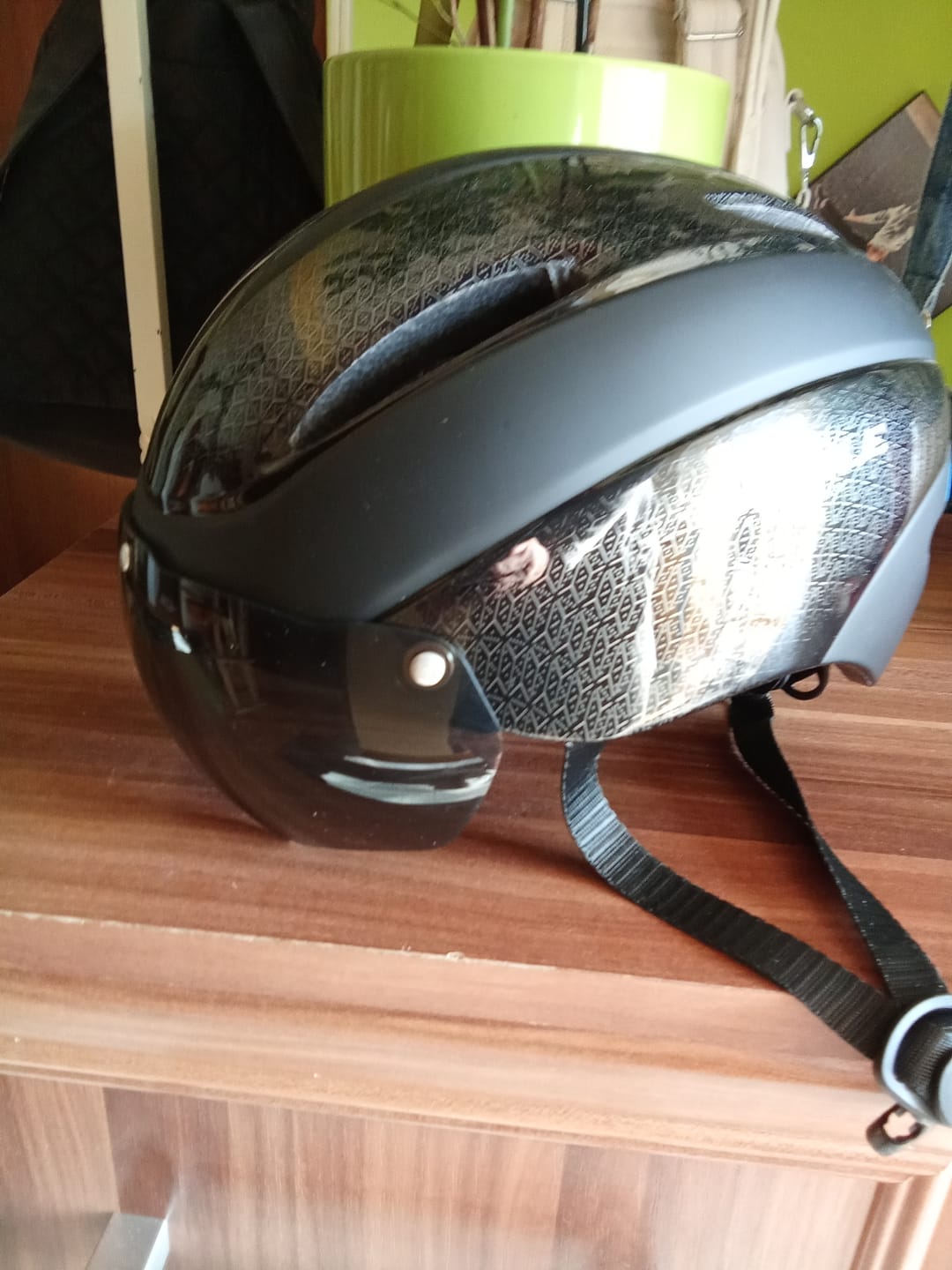 Customer photo review of Vakole Integrally Molded Bicycle Helmet with Magnetic Goggles