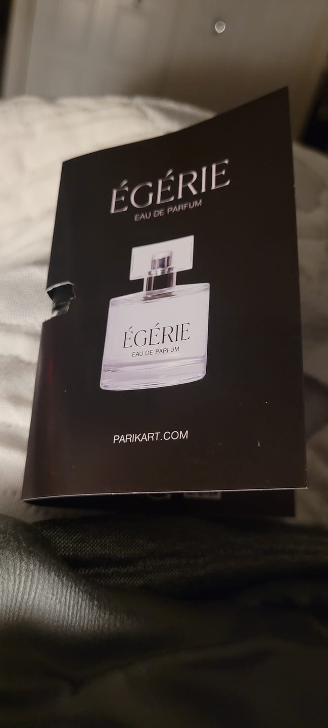 Customer photo review of L'Eau de parfum Égérie - 50 sprays format découverte - checkout