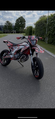 Customer photo review of Holographic-Glitter Finish (Gloss)